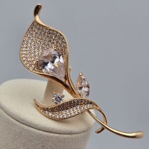 Floral Brooch w/Sparkly Gold Crystal Leaf Rhinestone Pin